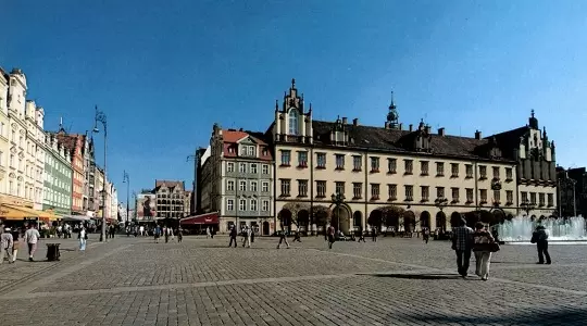 Kierunki techniczne MWSLiT w czołówce wrocławskich uczelni 