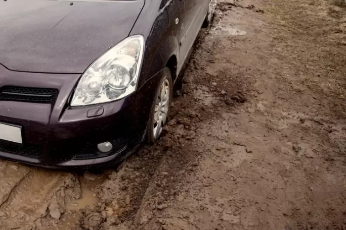 Jak wyciągnąć auto z rowu i garażu podziemnego? - pomoc drogowa Wrocław