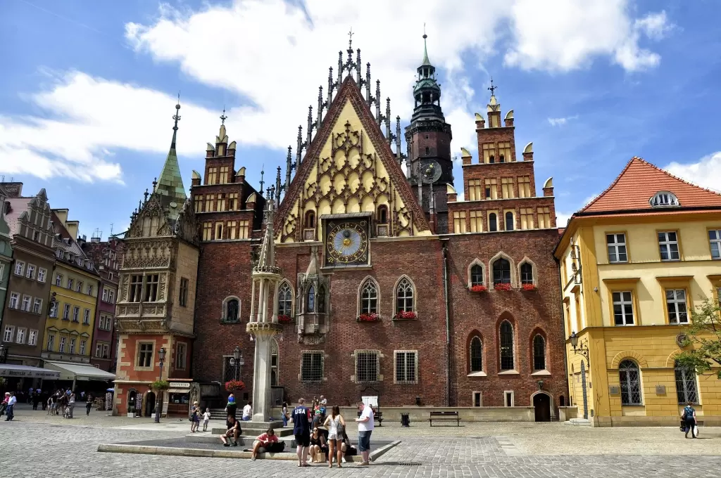 Parking płatny we Wrocławiu - jakie są jego zalety? 