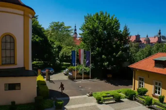 1.&nbsp;Wyższa Szkoła Prawa (WSP) we Wrocławiu