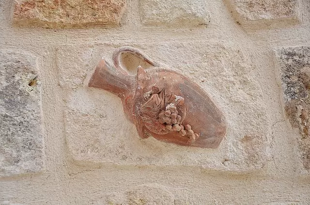 Ceramika południowoitalska w Muzeum UWr 