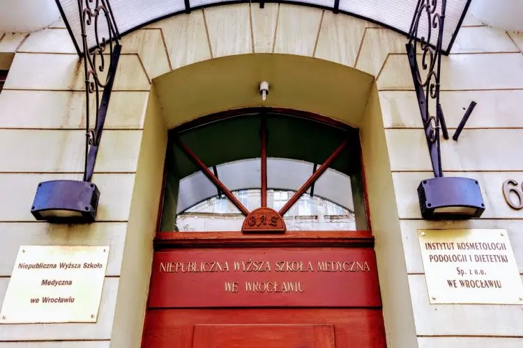 Niepubliczna Wyższa Szkoła Medyczna (NWSM)